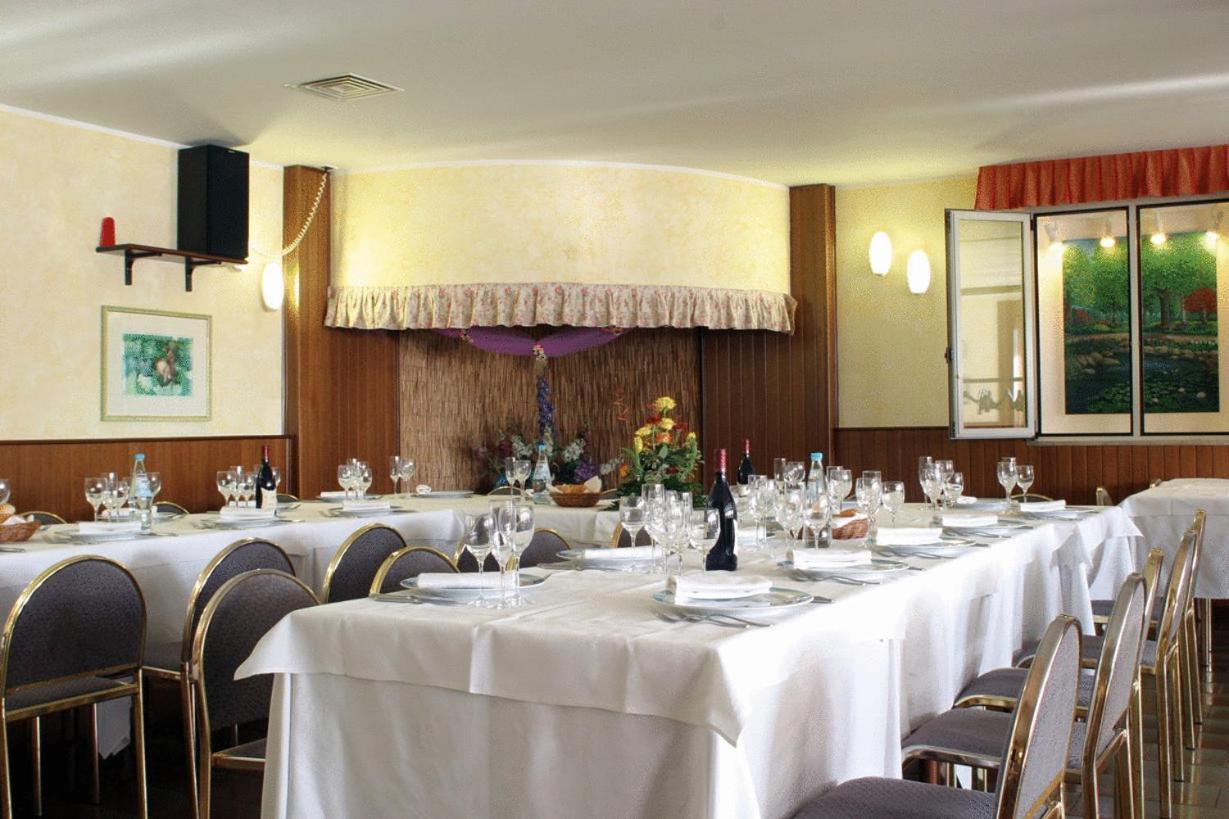 Hotel Willy Gemona del Friuli Exteriör bild