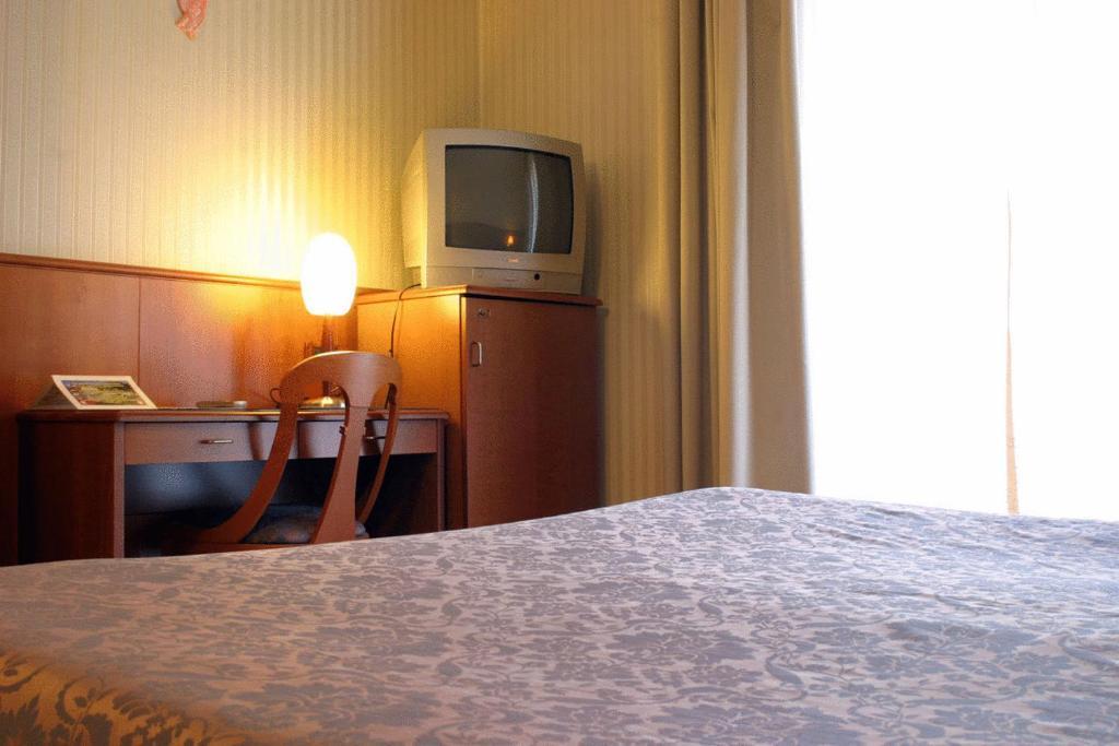 Hotel Willy Gemona del Friuli Rum bild